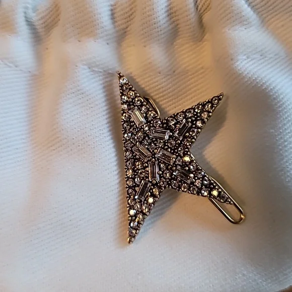 NIB ✨️Golden Goose Lace Lock Star Pin In Antique Gold Gorgeous✨️ - Picture 7 of 14